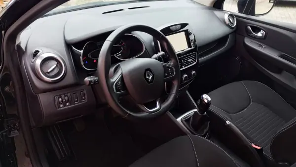 Renault Clio 2017 - 9950 EUR, 77000 km - 77000km - foto 12 de 35