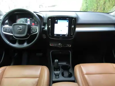 Volvo XC 40 2019 - 29490 EUR, 70000 km - AUTO.MOTO.pt - 70000km - foto 43 de 60
