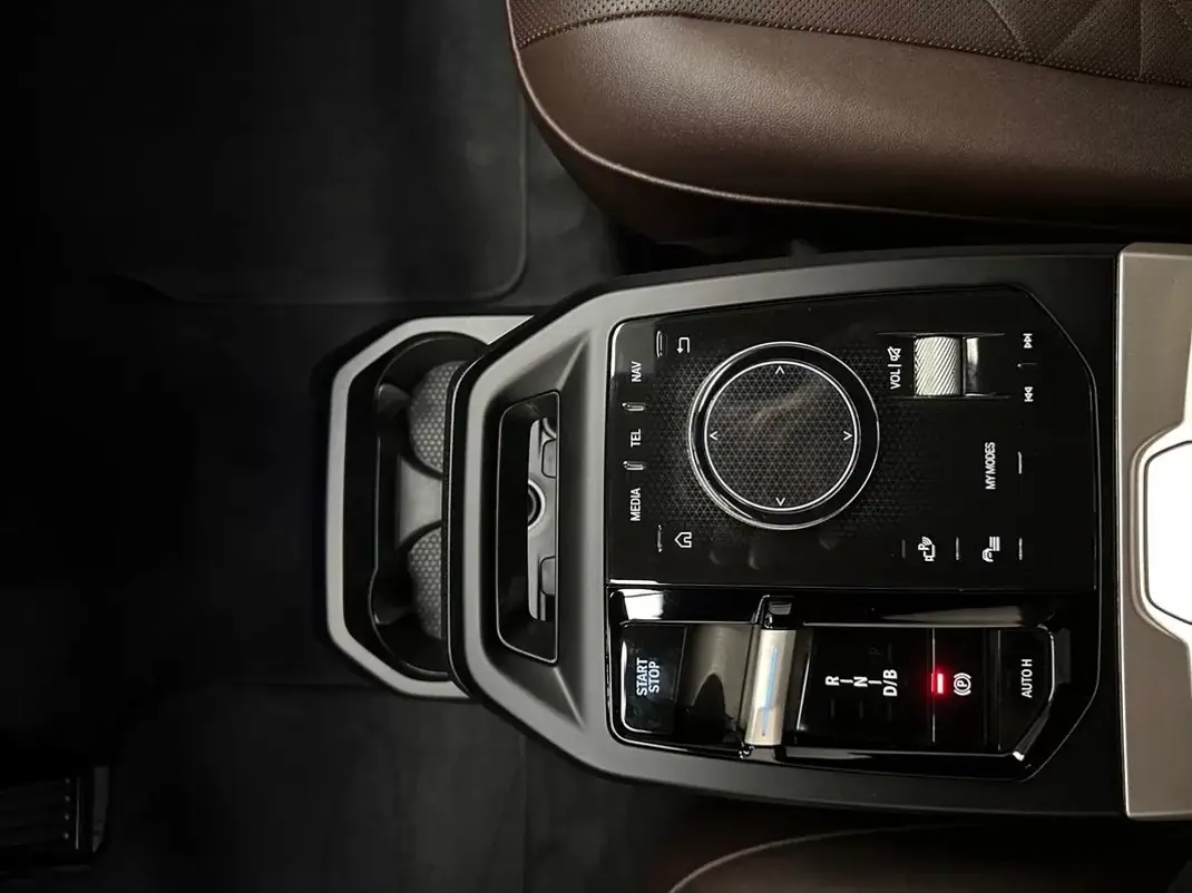 BMW iX 2023 - 53800 EUR, 42000 km - AUTO.MOTO.pt - 42000km - foto 16 de 20