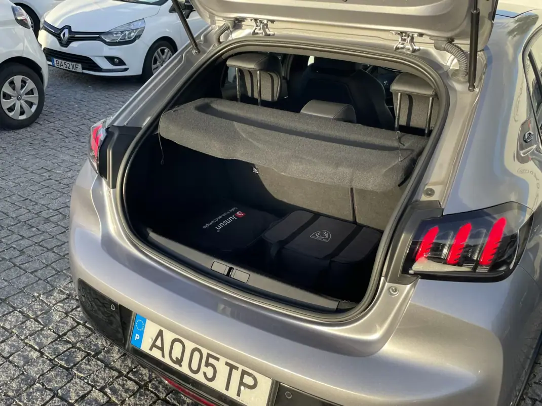 Peugeot e-208 2022 - 18650 EUR, 38776 km - AUTO.MOTO.pt - 38776km - foto 21 de 47