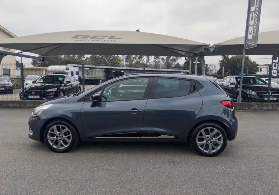 Renault Clio 2019 - 10990 EUR, 128000 km - AUTO.MOTO.pt - 128000km - foto 4 de 43