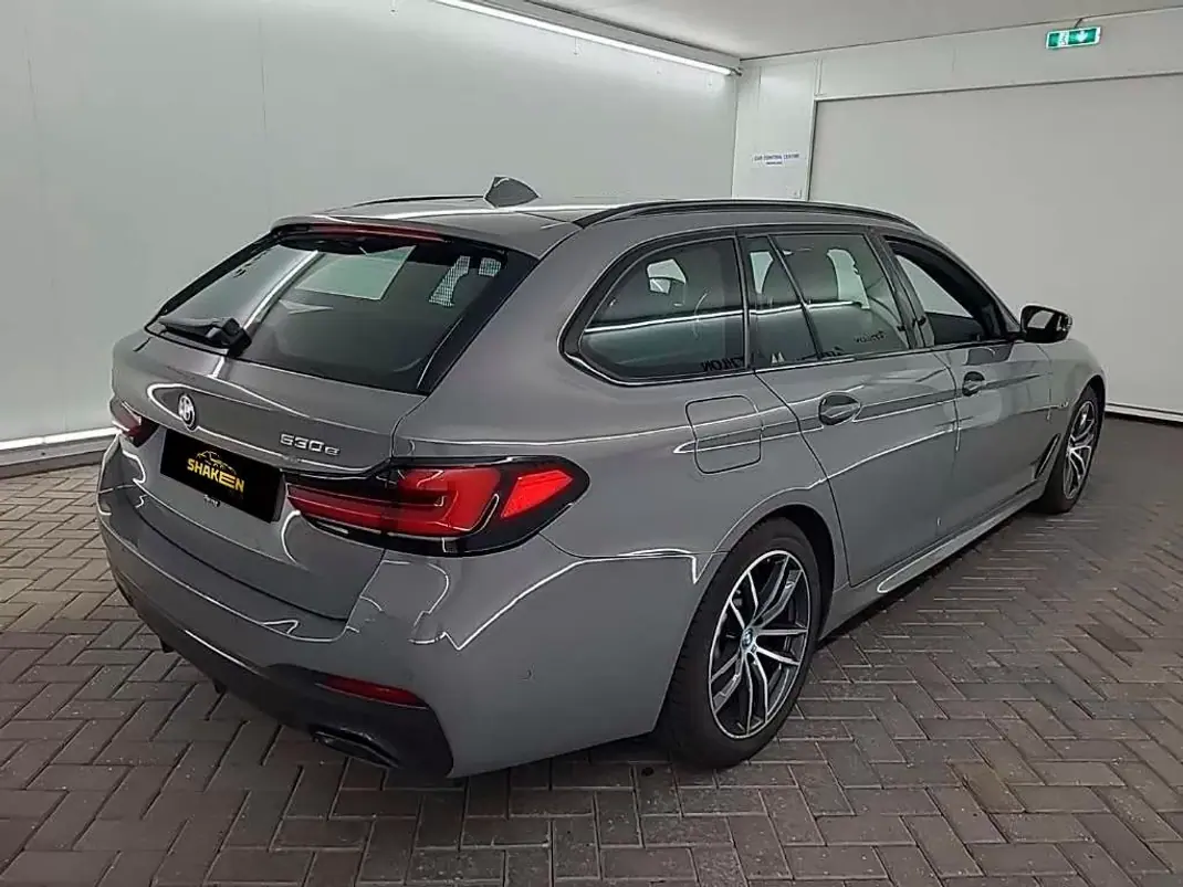 BMW 530e 2022 - 36780 EUR, 96726 km - 96726km - foto 6 de 17