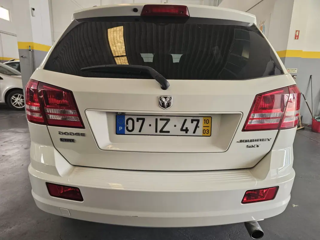 Dodge Journey 2010 - 8800 EUR, 217281 km - 217281km - foto 4 de 37