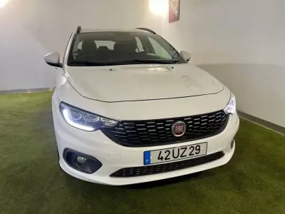 Fiat Tipo Station Wagon 2018 - 8750 EUR, 154000 km - AUTO.MOTO.pt - 154000km - foto 4 de 23