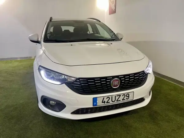 Fiat Tipo Station Wagon 2018 - 8750 EUR, 154000 km - AUTO.MOTO.pt - 154000km - foto 4 de 23