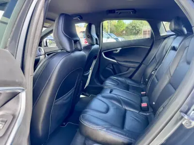 Volvo V40 2014 - 12500 EUR, 191000 km - AUTO.MOTO.pt - 191000km - foto 18 de 25