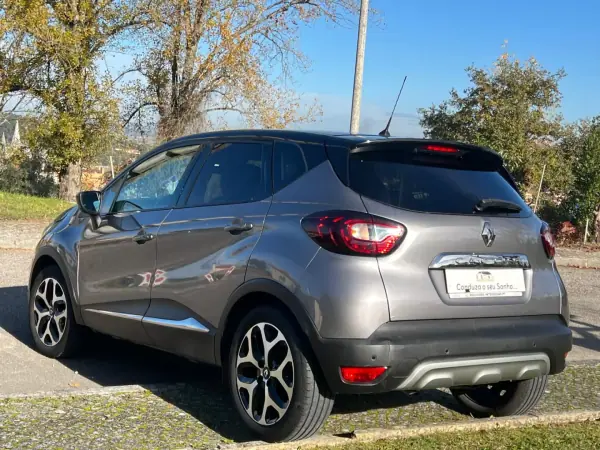 Renault Captur 2019 - 16990 EUR, 90898 km - AUTO.MOTO.pt - 90898km - foto 15 de 37