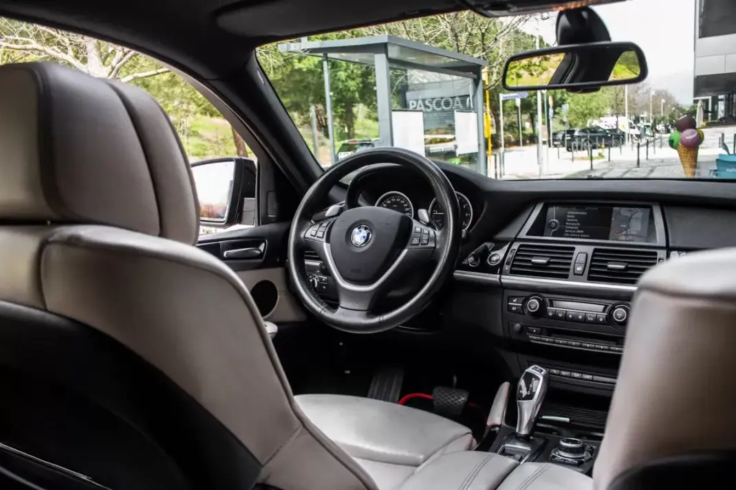 BMW X6 ActiveHybrid 2010 - 23990 EUR, 173745 km - AUTO.MOTO.pt - 173745km - foto 29 de 40