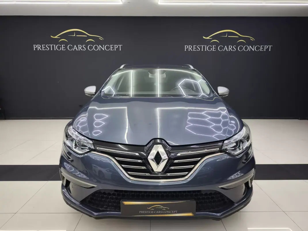 Renault Mégane Sport Tourer 2018 - 14450 EUR, 246155 km - AUTO.MOTO.pt - 246155km - foto 8 de 37