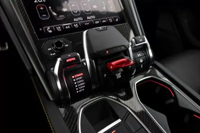 Lamborghini Urus 2022 - 295000 EUR, 44172 km - AUTO.MOTO.pt - 44172km - foto 15 de 26