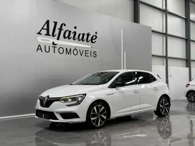Renault Mégane 2019 - 15990 EUR, 124000 km - AUTO.MOTO.pt - 124000km - foto 3 de 11