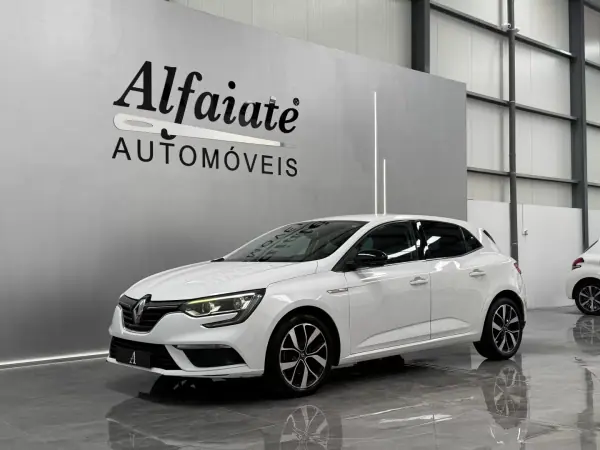 Renault Mégane 2019 - 15990 EUR, 124000 km - AUTO.MOTO.pt - 124000km - foto 3 de 11