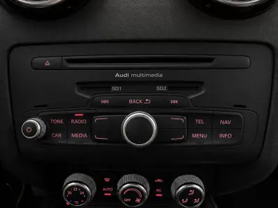 Audi A1 Sportback 2013 - 10900 EUR, 138900 km - 138900km - foto 24 de 24
