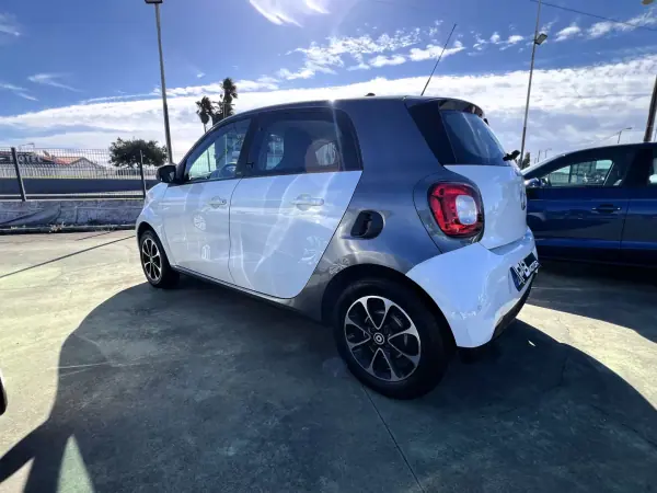 Smart 1 2017 - 10990 EUR, 119625 km - AUTO.MOTO.pt - 119625km - foto 12 de 13