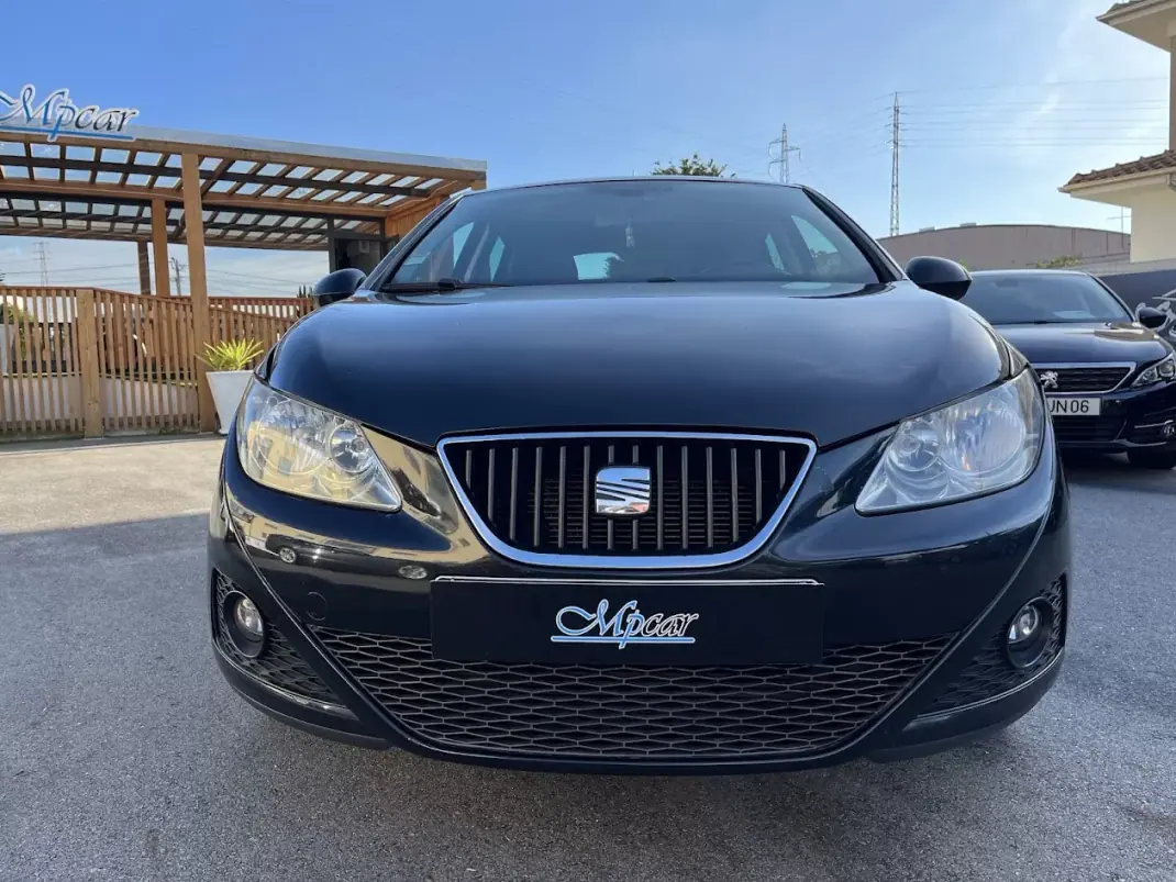 SEAT Ibiza 2011 - 6450 EUR, 240000 km - AUTO.MOTO.pt - 240000km - foto 2 de 45