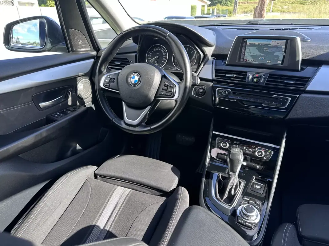 BMW 216 Gran Tourer 2015 - 14900 EUR, 180000 km - AUTO.MOTO.pt - 180000km - foto 31 de 77