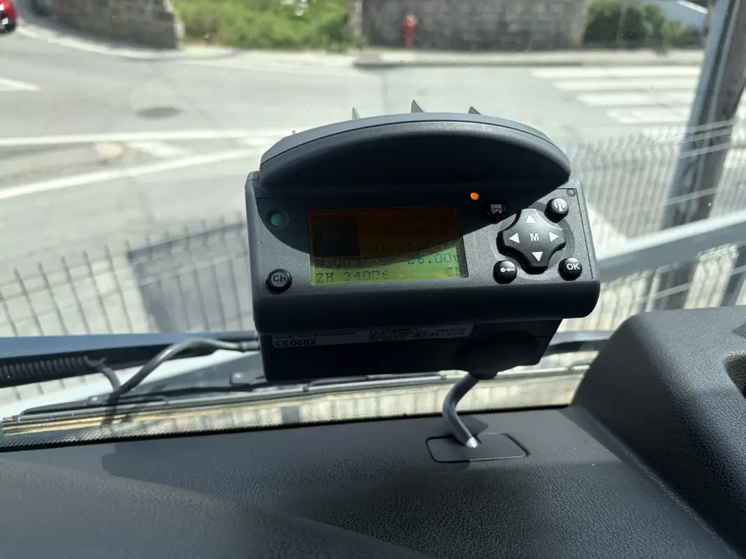 Man 2016 - 33000 EUR, 500000 km - AUTO.MOTO.pt - 500000km - foto 10 de 19