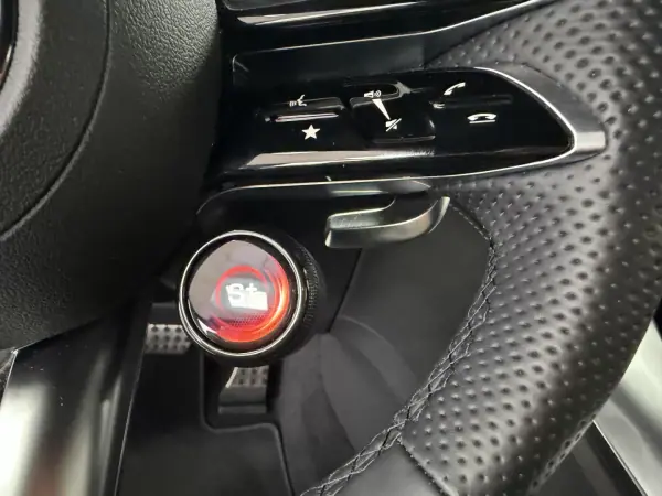 Mercedes-Benz AMG GT 2025 - 140000 EUR, 8886 km - AUTO.MOTO.pt - 8886km - foto 35 de 74