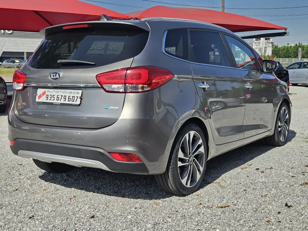Kia Carens 2018 - 17700 EUR, 104900 km - 104900km - foto 8 de 52