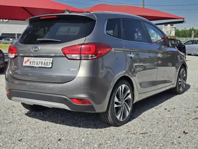 Kia Carens 2018 - 17700 EUR, 104900 km - AUTO.MOTO.pt - 104900km - foto 8 de 52