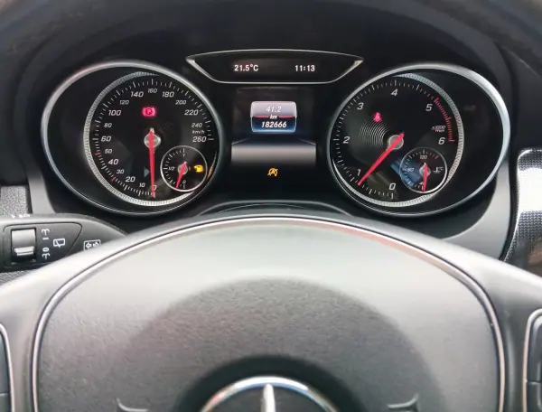 Mercedes-Benz CLA 180 2017 - 18500 EUR, 182678 km - AUTO.MOTO.pt - 182678km - foto 2 de 23