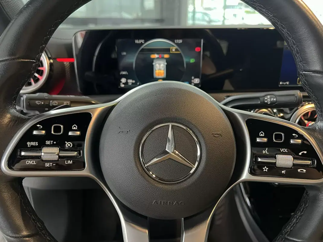 Mercedes-Benz CLA 180 2020 - 26600 EUR, 94040 km - AUTO.MOTO.pt - 94040km - foto 20 de 24