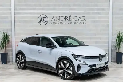 Renault Mégane E-Tech 2023 - 26950 EUR, 41550 km - AUTO.MOTO.pt - 41550km - foto 2 de 50