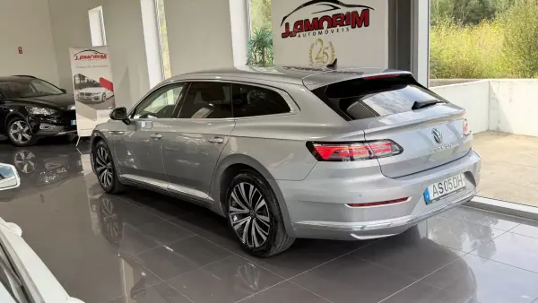 Volkswagen Arteon Shooting Brake 2022 - 24999 EUR, 171121 km - AUTO.MOTO.pt - 171121km - foto 2 de 33