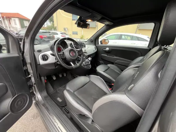 Fiat 500C 2021 - 11250 EUR, 111000 km - AUTO.MOTO.pt - 111000km - foto 24 de 36