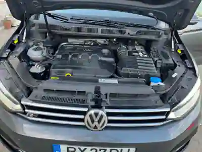 Volkswagen Touran 2017 - 19000 EUR, 135000 km - AUTO.MOTO.pt - 135000km - foto 2 de 18