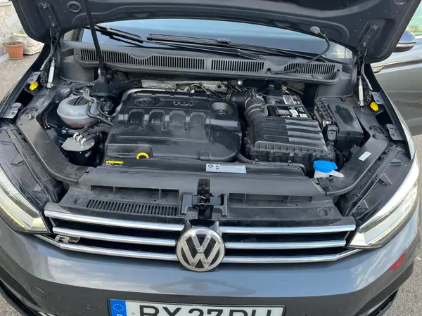 Volkswagen Touran 2017 - 19000 EUR, 135000 km - AUTO.MOTO.pt - 135000km - foto 2 de 18