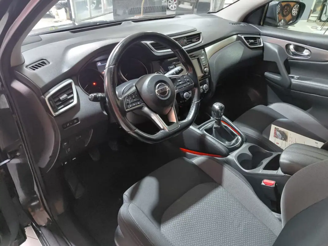 Nissan Qashqai 2018 - 18900 EUR, 99000 km - AUTO.MOTO.pt - 99000km - foto 6 de 16