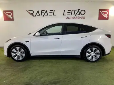 Tesla Model Y 2023 - 35450 EUR, 75000 km - AUTO.MOTO.pt - 75000km - foto 12 de 39