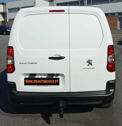 Peugeot Partner 2019 - 12990 EUR, 91000 km - AUTO.MOTO.pt - 91000km - foto 7 de 16