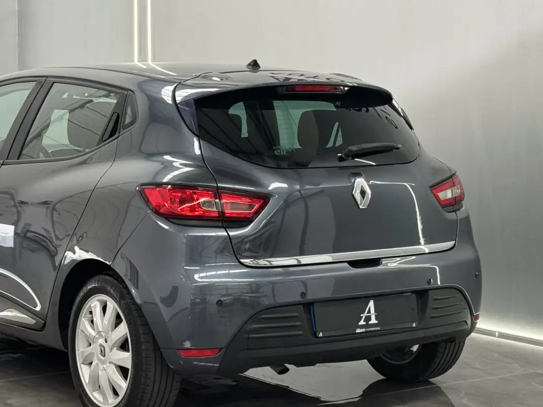 Renault Clio 2017 - 10990 EUR, 110000 km - 110000km - foto 5 de 14