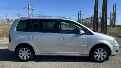 Volkswagen Touran 2007 - 6900 EUR, 315000 km - 315000km - foto 21 de 27