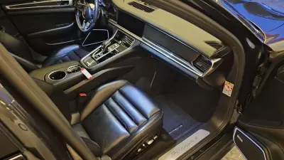Porsche Panamera Sport Turismo 2018 - 71900 EUR, 135500 km - AUTO.MOTO.pt - 135500km - foto 45 de 49