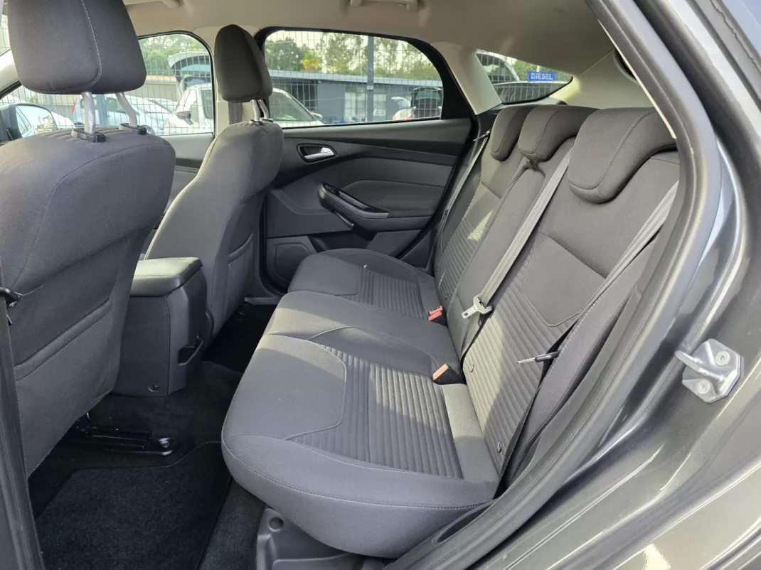 Ford Focus 2015 - 10990 EUR, 105000 km - AUTO.MOTO.pt - 105000km - foto 31 de 32