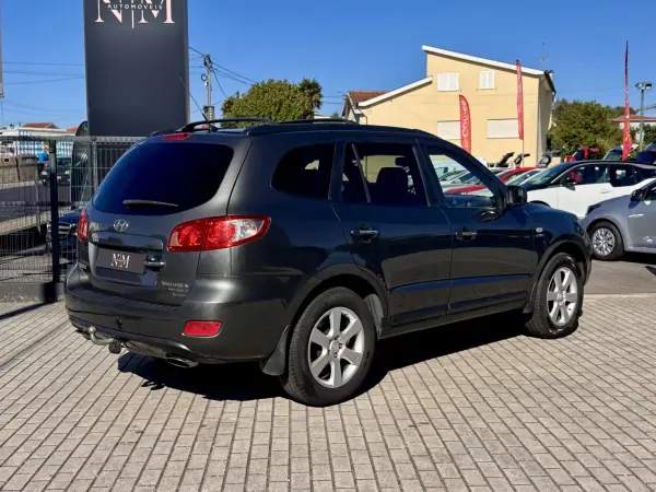 Hyundai Santa Fe 2006 - 8990 EUR, 331000 km - AUTO.MOTO.pt - 331000km - foto 2 de 23