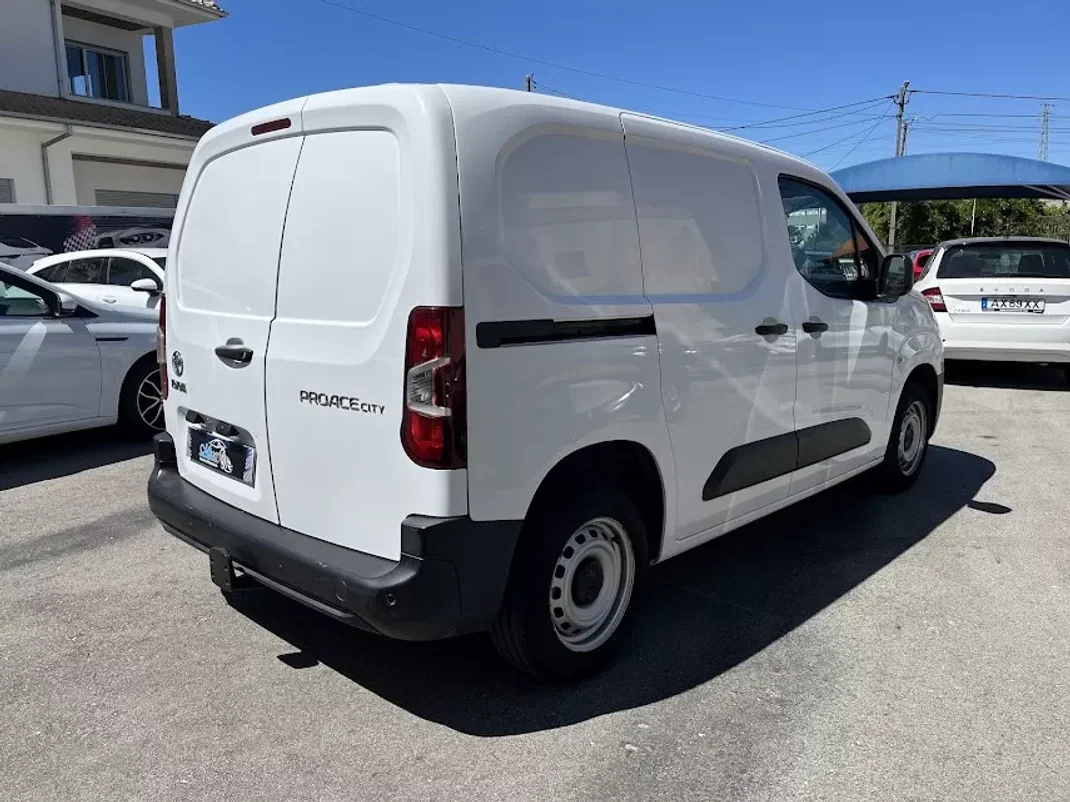 Toyota PROACE CITY 1.5D 100cv EXCLUIVE 2020 - 16450 EUR, 62000 km - AUTO.MOTO.pt - 62000km - foto 5 de 35