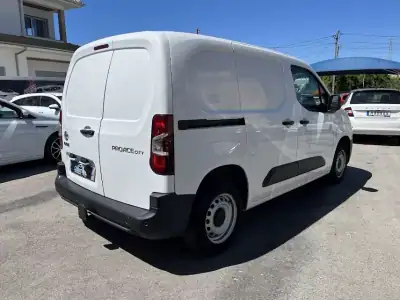 Toyota PROACE CITY 1.5D 100cv EXCLUIVE 2020 - 16450 EUR, 62000 km - AUTO.MOTO.pt - 62000km - foto 5 de 35