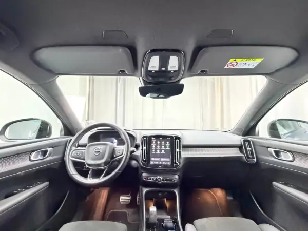 Volvo XC 40 2021 - 25000 EUR, 159000 km - AUTO.MOTO.pt - 159000km - foto 10 de 21