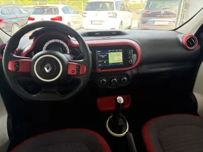 Renault Twingo 2015 - 8990 EUR, 146658 km - AUTO.MOTO.pt - 146658km - foto 9 de 12