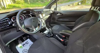 Citroën DS3 2015 - 9850 EUR, 185000 km - AUTO.MOTO.pt - 185000km - foto 13 de 19