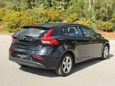 Volvo V40 2014 - 10500 EUR, 169600 km - AUTO.MOTO.pt - 169600km - foto 2 de 32