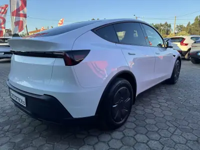 Tesla Model Y 2026 - 44900 EUR, 100 km - AUTO.MOTO.pt - 100km - foto 7 de 31