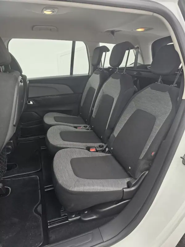 Citroën C4 Grand Picasso 2018 - 13650 EUR, 245556 km - AUTO.MOTO.pt - 245556km - foto 35 de 43