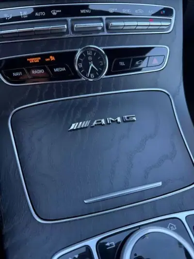 Mercedes-Benz E 220 2017 - 29990 EUR, 215000 km - AUTO.MOTO.pt - 215000km - foto 11 de 34