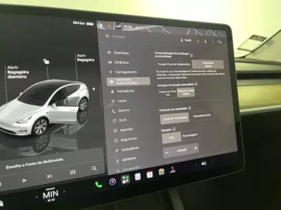 Tesla Model Y 2023 - 35450 EUR, 75000 km - AUTO.MOTO.pt - 75000km - foto 34 de 39