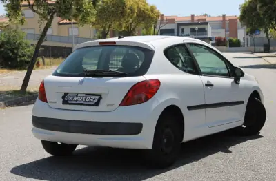 Peugeot 207 2007 - 4750 EUR, 156000 km - AUTO.MOTO.pt - 156000km - foto 7 de 23